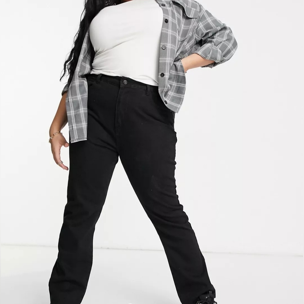 Missguided Plus Straight Leg Jean in black